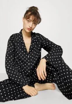 Anna Field Pijama - Black/Off-White 11 Anna Field Pijama - Black/Off-White -Tienda Barata Anna Field 3de179e7501f4ce2bb86e225d46c386f