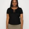 Curvy Front Lace - Camiseta Básica -Black