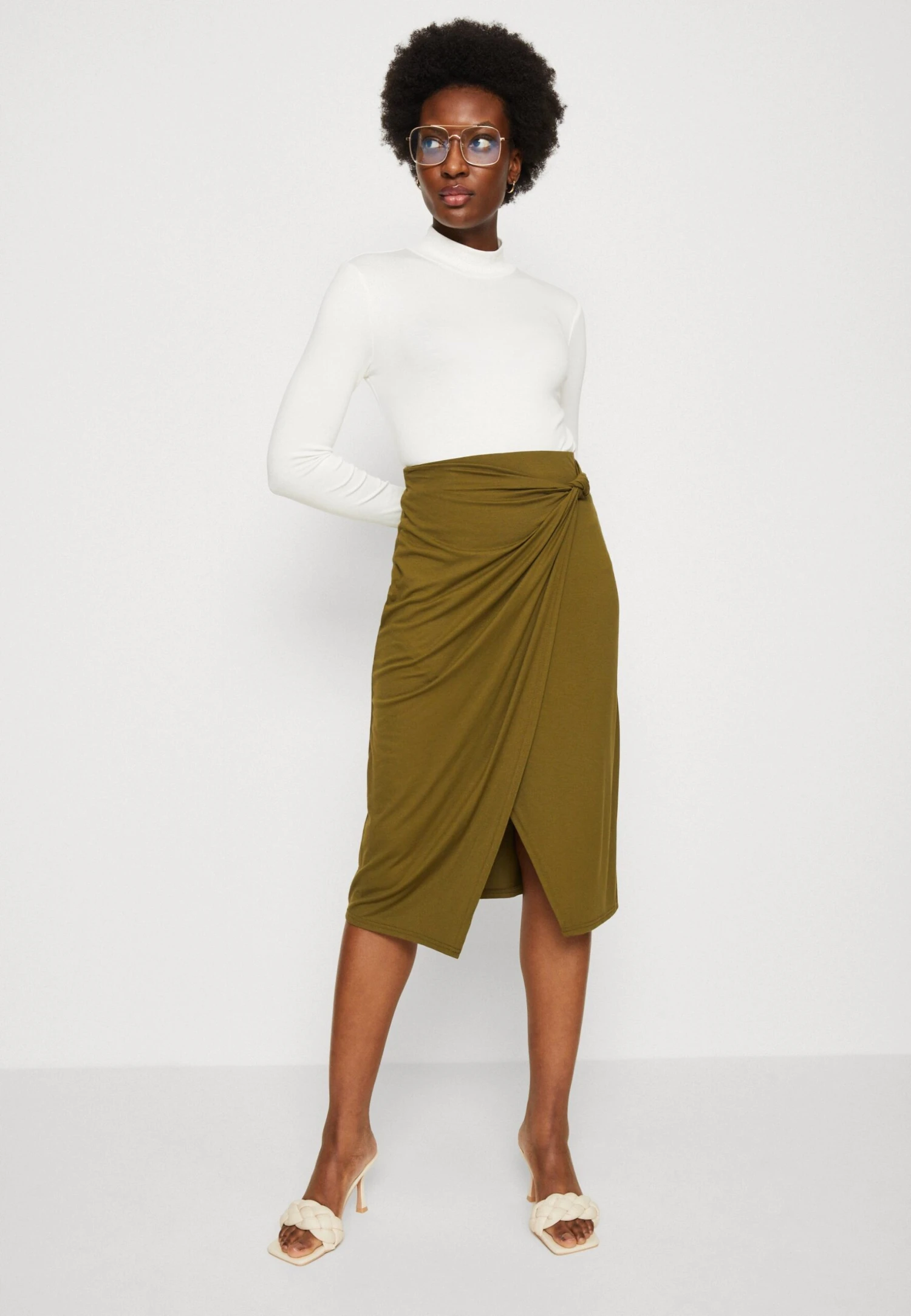 Anna Field Front Knot Midi Skirt - Falda De Tubo - Khaki 4 Anna Field Front Knot Midi Skirt - Falda De Tubo - Khaki - Imagen 4