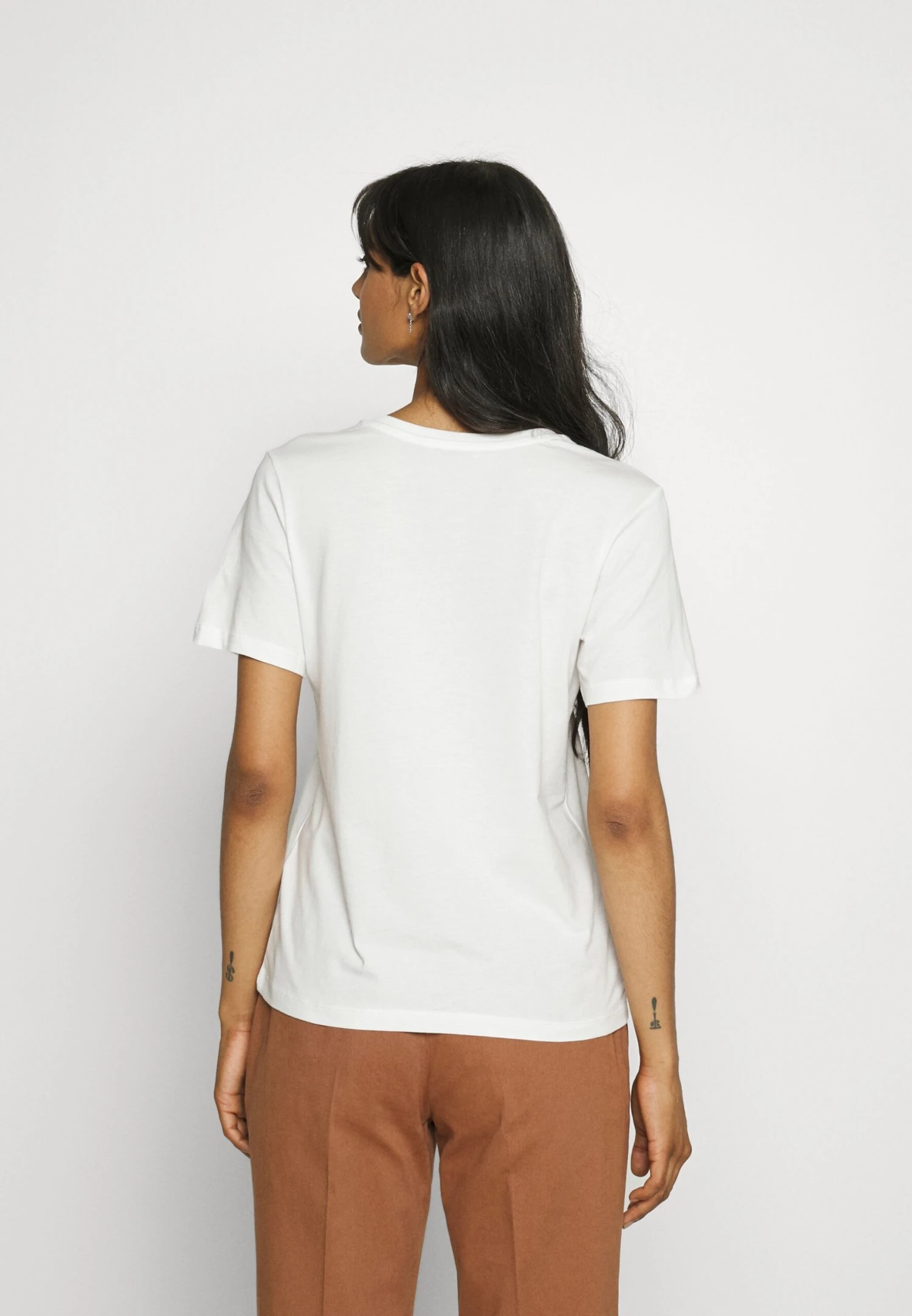 Anna Field Camiseta Básica - Off White 3 Anna Field Camiseta Básica - Off White - Imagen 3