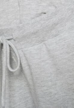 Slim Fit Joggers - Overbump - Pantalones Deportivos - Light Grey -Tienda Barata Anna Field bdcb41bafe3945bd95f8e6c593930596